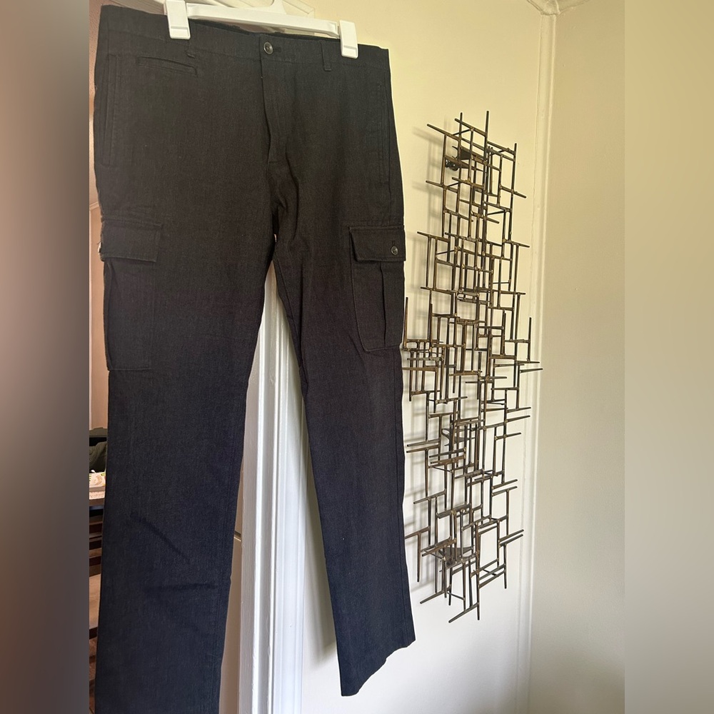 GAP Men's Slim Dobby Twill Cargo Pants Dark Grey